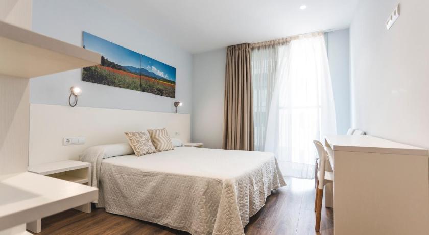 Agusti Hostal