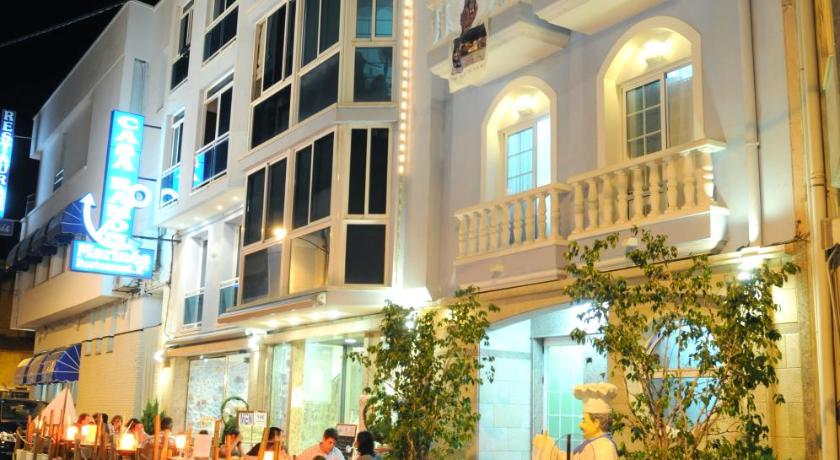 Hostal Can Marines