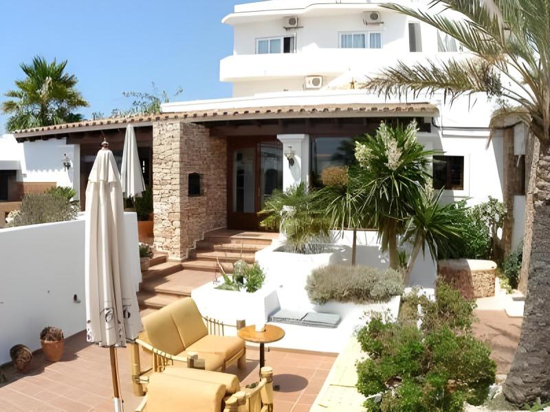 Hostal Illes Pitiuses