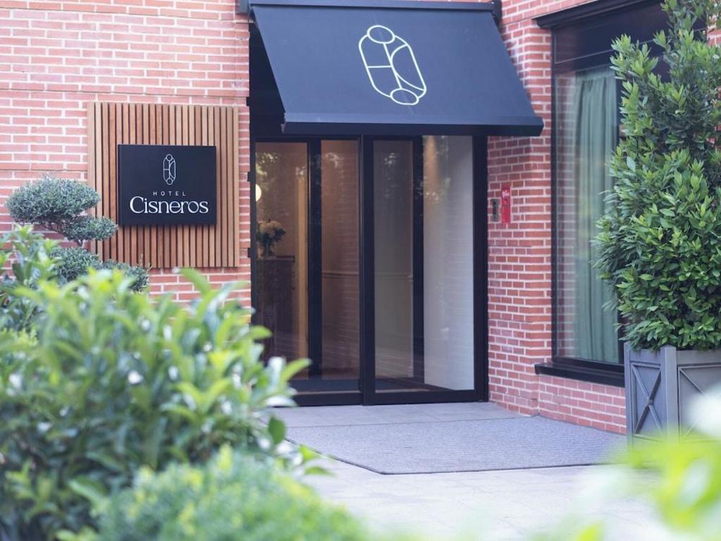 Hotel Cisneros.