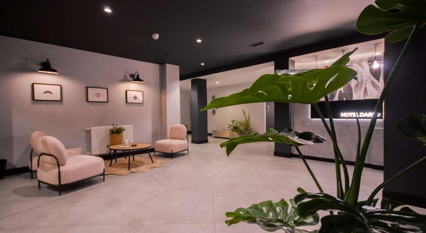 U-Hotel Dario Lugo